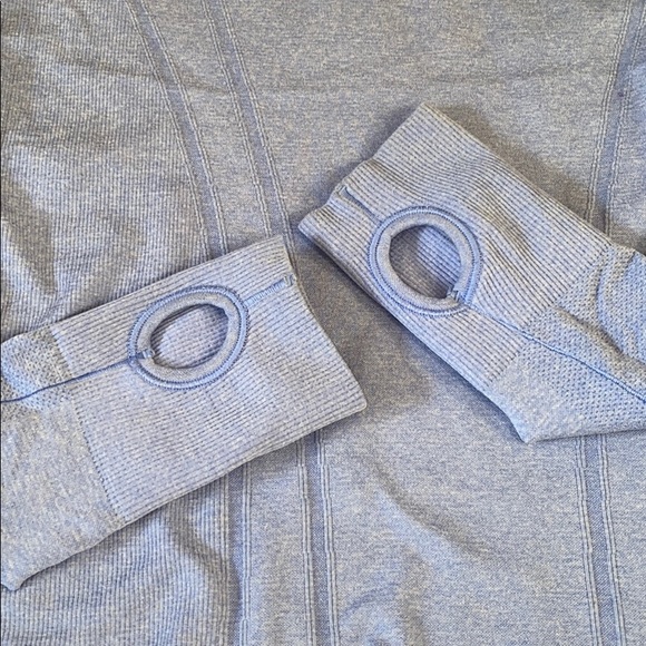 Tight long sleeve - Picture 2 of 2